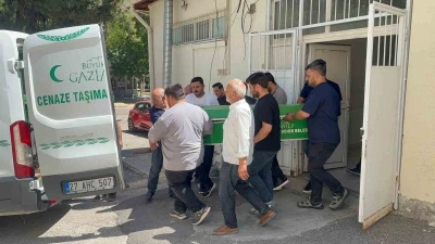 Sınava giderken ge&ccedil;irdiği kaza sonrası hayatını kaybeden gencin cenazesi ailesine teslim edildi
