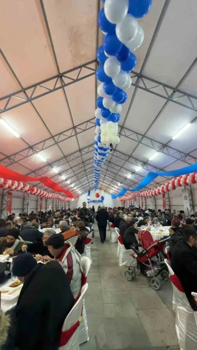 Sincan&rsquo;da iftar sofraları kuruluyor, g&ouml;n&uuml;ller buluşuyor
