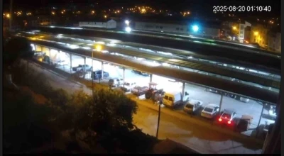 Sındırgı’da deprem anı güvenlik kamerasında
