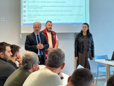 Sinop&rsquo;ta ambulans s&uuml;r&uuml;c&uuml;lerine g&uuml;venli s&uuml;r&uuml;ş eğitimi
