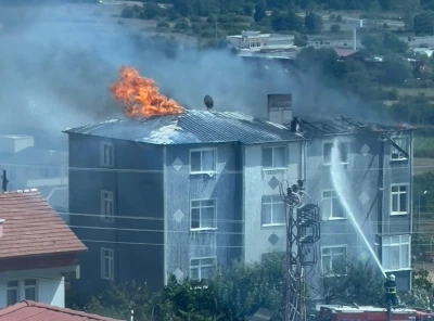 Sinop’ta çatı yangını
