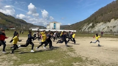 Sinop&rsquo;ta &ccedil;ocuklar eğlenerek sağlıklı yaşamı &ouml;ğreniyor
