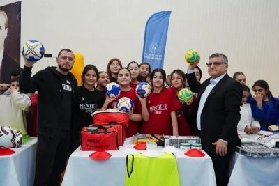 Sinop&rsquo;ta gen&ccedil; sporculara 10 milyonluk malzeme desteği
