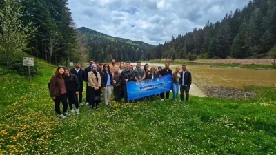 Sinop&rsquo;ta gen&ccedil;ler doğanın izini s&uuml;rd&uuml;
