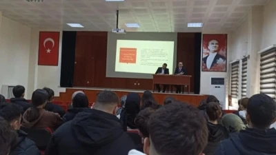 Sinop&rsquo;ta gen&ccedil;lere dijital dolandırıcılık semineri
