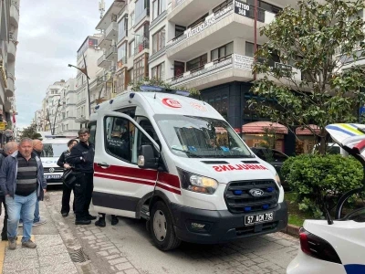 Sinop&rsquo;ta hafif ticari ara&ccedil; yayaya &ccedil;arptı
