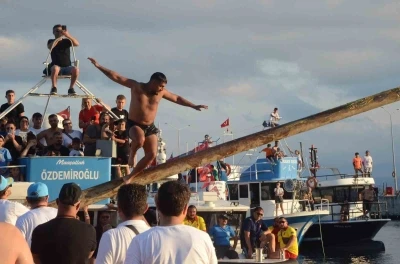 Sinop&rsquo;ta Kabotaj Bayramı coşkusu: Yağlı direğin şampiyonu yine değişmedi
