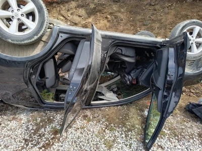 Sinop&rsquo;ta kontrolden &ccedil;ıkan ara&ccedil; takla attı
