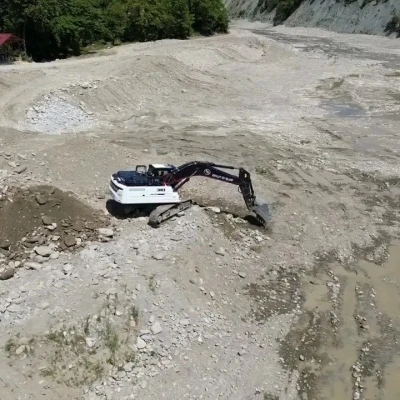 Sinop&rsquo;ta muhtemel sel ve taşkınlara karşı "dere ıslahı" mesaisi
