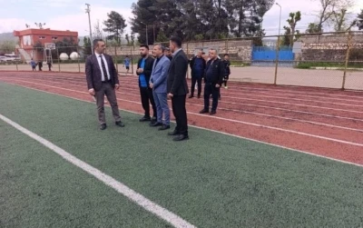 Şırnak Gen&ccedil;lik ve Spor İl M&uuml;d&uuml;r&uuml; Din, T&uuml;rkiye Şampiyonu olan engelli sporcuları &ouml;d&uuml;llendirdi
