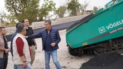 Şırnak Gündoğdu Mahallesi yoluna asfalt serimi başladı
