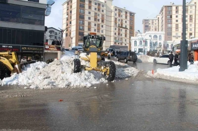 Şırnak kara teslim oldu, kurumlar sahada g&uuml;c&uuml;n&uuml; g&ouml;sterdi
