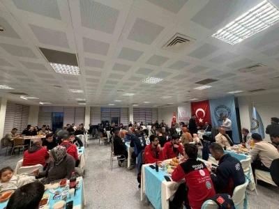 Şırnak Şerafettin El&ccedil;i Havalimanı personeli iftar sofrasında buluştu
