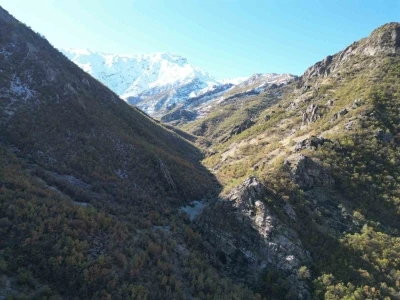 Şırnak’ta 3 bin rakımlı karlı dağlar mest etti
