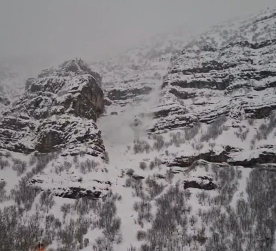 Şırnak&rsquo;ta &ccedil;ığ d&uuml;şme anı kamerada
