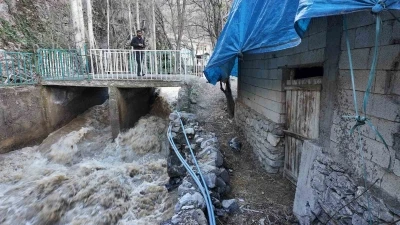 Şırnak&rsquo;ta ev ve ahırlar sular altında kaldı

