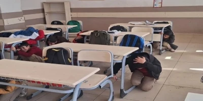 Şırnak&rsquo;ta ilkokul &ouml;ğrencilerine AFAD&rsquo;dan hayat kurtaran afet eğitimi
