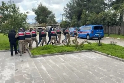Şırnak&rsquo;ta JASAT&rsquo;tan ka&ccedil;ış yok: 42 aranan şahıs yakalandı, 16&rsquo;sı tutuklandı
