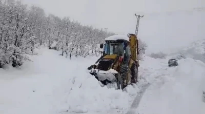 Şırnak&rsquo;ta kar nedeniyle kapanan yollar a&ccedil;ıldı
