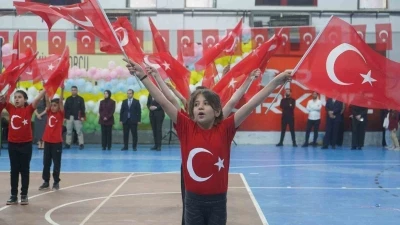 Şırnak&rsquo;ta &ouml;ğrencilerden renkli 23 Nisan kutlaması
