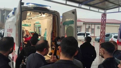 Şırnak&rsquo;ta okul servisi şarampole devrildi: 4&rsquo;&uuml; &ouml;ğrenci 5 yaralı
