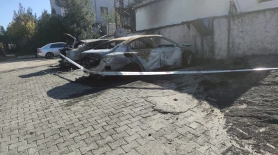 Şırnak’ta park halindeki iki araç alev aldı
