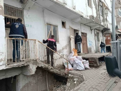 Şırnak&rsquo;ta parklarda narko-alan kıskacı: 5 ş&uuml;pheli g&ouml;zaltına alındı
