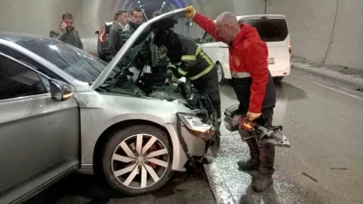 Şırnak&rsquo;ta t&uuml;nelde can pazarı: Zincirleme kazada 1 &ouml;l&uuml;, 8 yaralı
