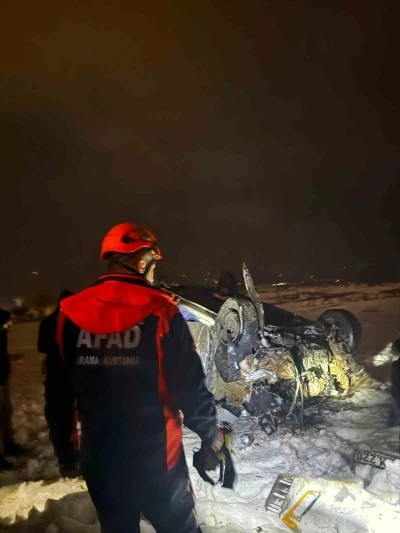 Şırnak&rsquo;ta yoldan &ccedil;ıkarak takla atan ara&ccedil; hurdaya d&ouml;nd&uuml;: 1 ağır yaralı
