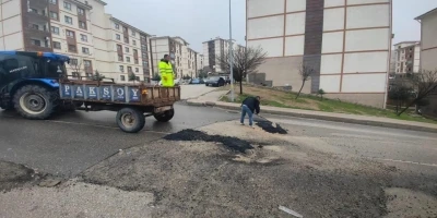 Şırnak&rsquo;ta yollar i&ccedil;in ge&ccedil;ici asfaltlama &ccedil;alışmaları başladı
