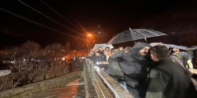 Şırnak Valisi Ekici sel b&ouml;lgesinde: "Devletimiz t&uuml;m imkanlarıyla sahada"