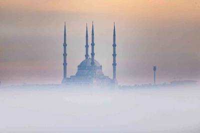 Sis denizinde kaybolan Diyarbakır’da, minareler görsel şölen sundu
