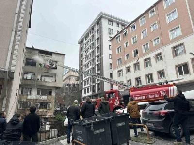 Şişli&rsquo;de 5 katlı binada korkutan yangın
