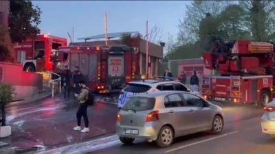 Şişli&rsquo;de plaza otoparkındaki elektrikli otomobil alevlere teslim oldu
