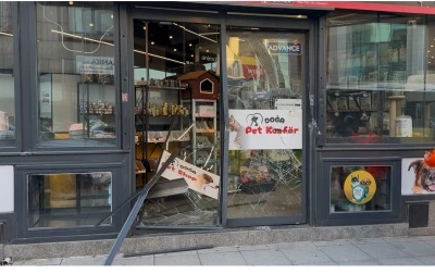 Şişli&rsquo;de  ters y&ouml;ne giren s&uuml;r&uuml;c&uuml; dehşet sa&ccedil;tı: 2 &ouml;l&uuml;, 5 yaralı
