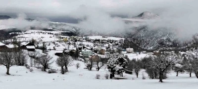 Sivas&rsquo;ın baharı kışı aratmadı, y&uuml;ksek kesimlerde kar etkili oldu
