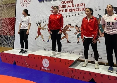 Sivas&rsquo;ın "Altın Kızı" T&uuml;rkiye şampiyonu oldu

