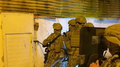 Sivas merkezli siber dolandırıcılık operasyonu, 18 ş&uuml;pheliden 11&rsquo;i tutuklandı
