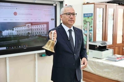 Sivas’ta 114 bin öğrenci için ders zili çaldı
