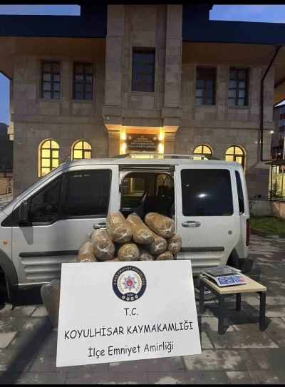 Sivas&rsquo;ta 186 kilo ka&ccedil;ak t&uuml;t&uuml;n ele ge&ccedil;irildi
