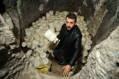 Sivas’ta 2 bin yıllık ’peynir oteli’ yüzlerce bidon barındırıyor
