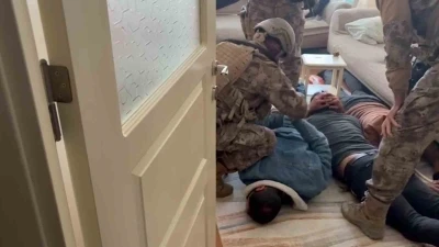 Sivas&rsquo;ta 2 firari h&uuml;k&uuml;ml&uuml; yakalanarak cezaevine g&ouml;nderildi
