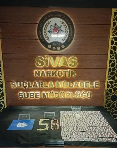 Sivas&rsquo;ta binlerce uyuşturucu hap ele ge&ccedil;irildi, 2 ş&uuml;pheli tutuklandı
