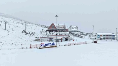 Sivas&rsquo;ta bulunan Yıldız Dağı Kış Sporları ve Kayak Merkezi&rsquo;nde kar kalınlığı 15 santimetreye ulaştı
