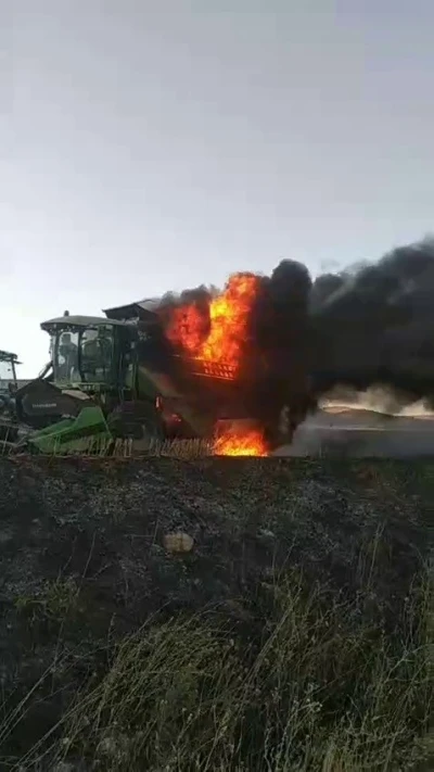 Sivas&rsquo;ta hasat sırasında bi&ccedil;erd&ouml;ver alev topuna d&ouml;nd&uuml;
