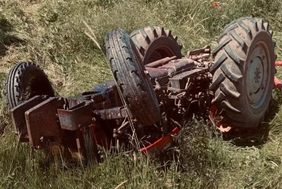 Sivas&rsquo;ta kontrolden &ccedil;ıkan trakt&ouml;r devrildi: 1 ağır yaralı

