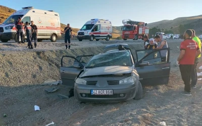 Sivas’ta otomobil şarampole yuvarlandı: 4 yaralı
