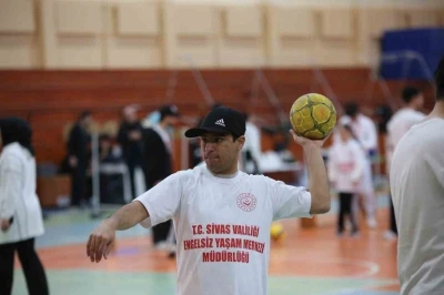 Sivas&rsquo;ta &ouml;zel gereksinimli bireyler sporla buluştu
