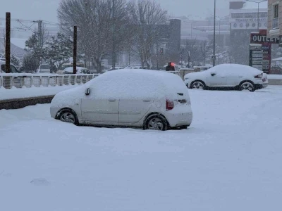 Sivas&rsquo;ta s&uuml;r&uuml;c&uuml; kursu sınavlarına kar engeli
