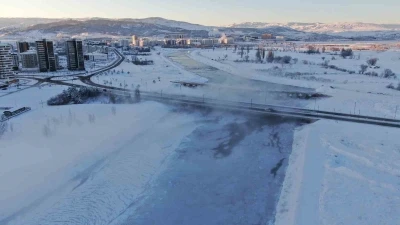 Sivas&rsquo;ta termometreler eksi 19 dereceyi g&ouml;sterdi
